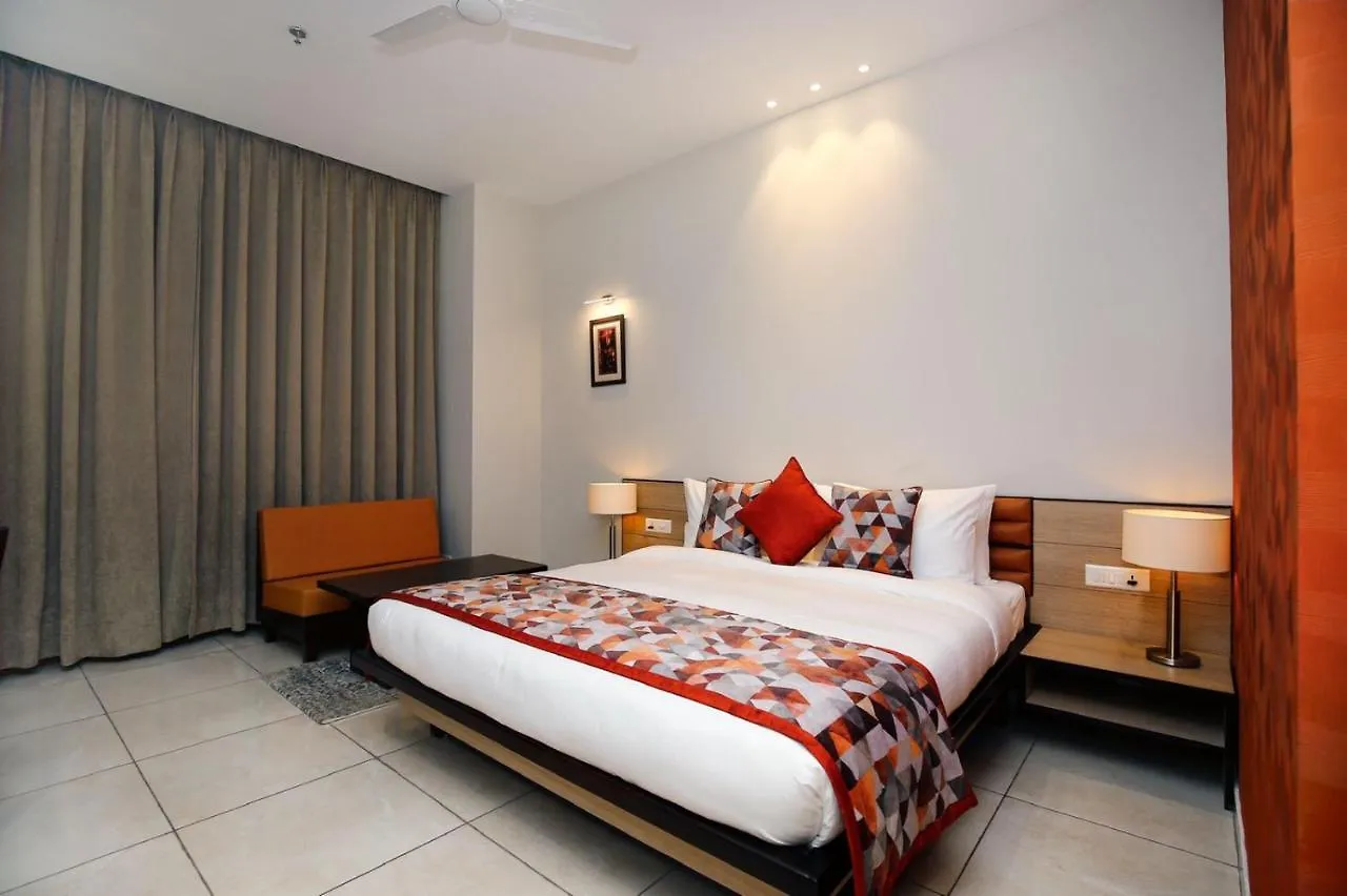 The Zenith - A Boutique Hotel By Hot Millions Mohali 4*,